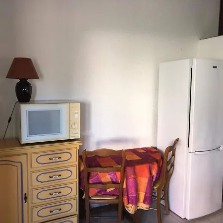 Villa Pavillon T2 Avec Terrasse Et Parking Prive, Pres Commerces Et Privee Au Barcares - Fr-1-81-259 Le Barcarès
