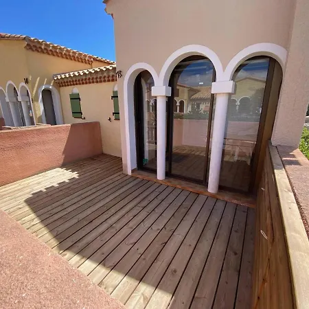Pavillon T2 Avec Terrasse Et Parking Privé, Près Commerces Et Privée Au Barcarès - Fr-1-81-259 Villa *