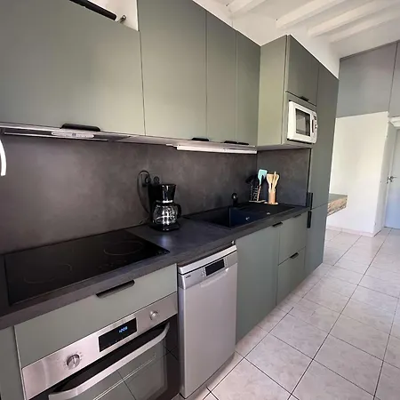 Pavillon T2 Avec Terrasse Et Parking Privé, Près Commerces Et Privée Au Barcarès - Fr-1-81-259 Villa Le Barcarès